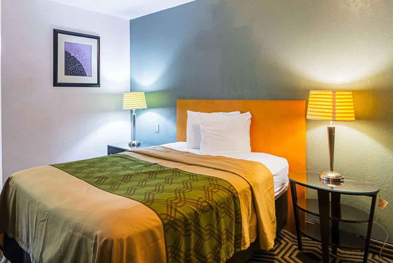 Econolodge Chicago Hotel